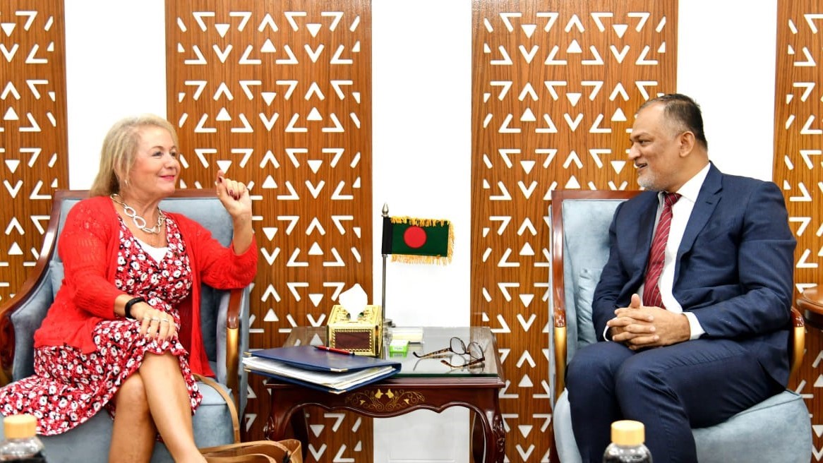 বাণিজ্য উপদেষ্টার সাথে যুক্তরাজ্যের বাণিজ্য বিষয়ক দূতের বৈঠক